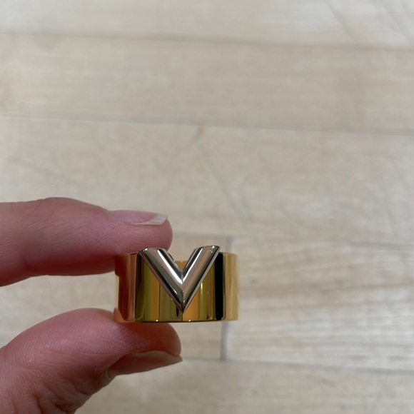 V ring essentials - Picture 4 of 8